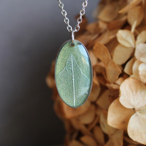 Zielona zawieszka z prawdziwym liściem liść roślinny wisiorek naszyjnik srebrny jajowaty owalny