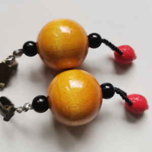 Klipsy drewniane kule i poziomka