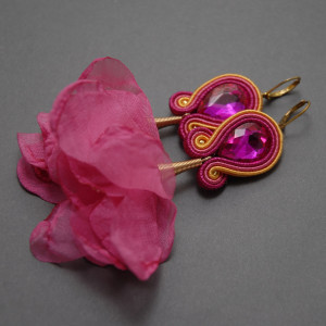 kolczyki lub klipsy sutasz z kwiatkami