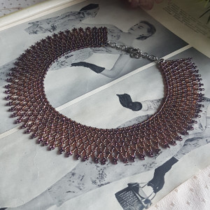 Naszyjnik Krywulka Fioletowa Lukrecja 24.8