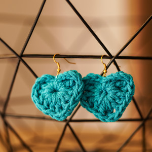 Turkusowe kolczyki serca