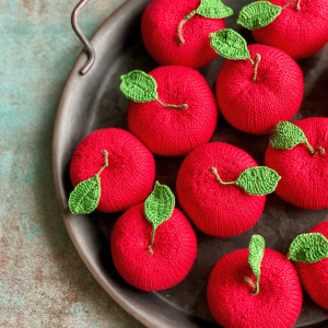 Robione na drutach jabłka