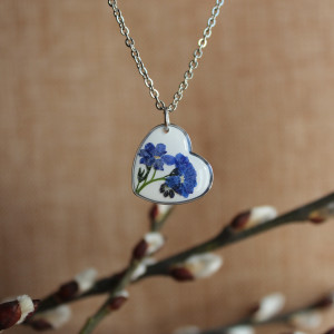 Srebrna zawieszka srebrny wisiorek kwiat naszyjnik żywica z żywicy kwiaty serce serduszko niezapominajka niezapominajką