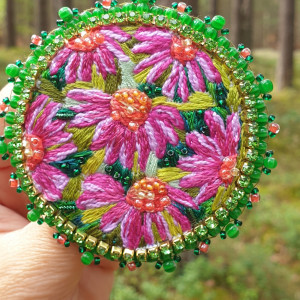 Kwiatowa broszka "Jeżówki"