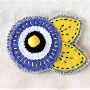 Filcowa broszka – milutka i ciepła