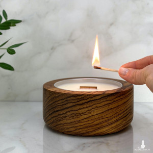 Świeca sojowa zapachowa zero waste w drewnie egzotycznym 230 ml