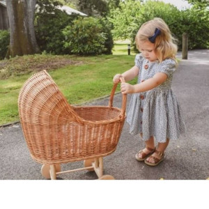 Naturalny pchacz dla lalek Wózek wiklinowy