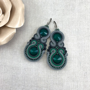 ZIELONO SZARE KOLCZYKI SUTASZ „VERDE”