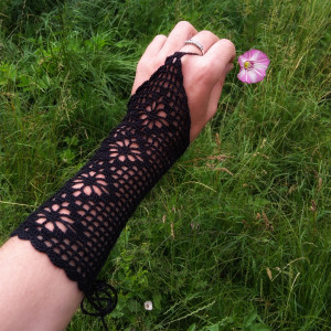 Koronkowe mitenki na jeden palec