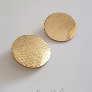 Kolczyki Kolekcja SUN duże złote koła metaliczne skóra naturalna