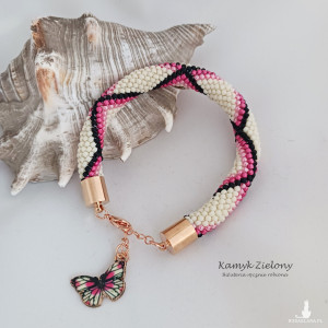 Bransoletka koralikowa z motylkiem