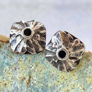 Drobne kolczyki sztyfty ze srebra a363