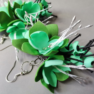 Kolczyki lekkie kwiaty pistacjowe