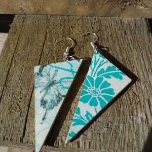 Nietypowe kolczyki trójkąty.