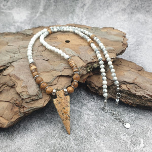 Egzotyczny naszyjnik - jaspis, howlit, drewno