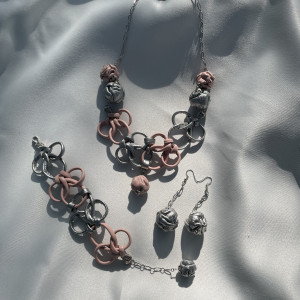 Komplet: naszyjnik, kolczyki i bransoletka ze skóry