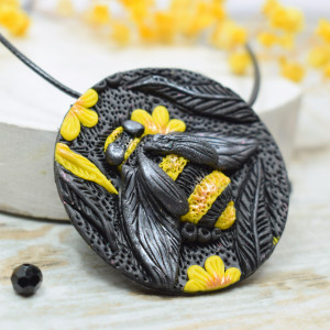 Duży wisior pszczółka