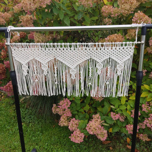 Makramowa zazdrostka  do okna w stylu Boho