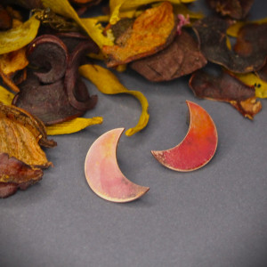 Lunulki - kolczyki sztyfty małe.