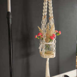 Kwietnik z stylu Boho z plastrem drewna