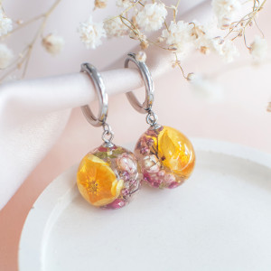 Kolczyki z kompozycją kwiatową