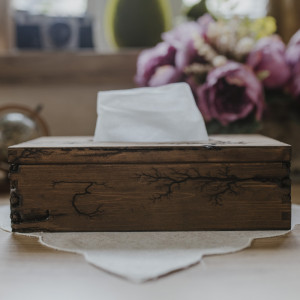 Chustecznik drewniany otwierany, pudełko na chusteczki