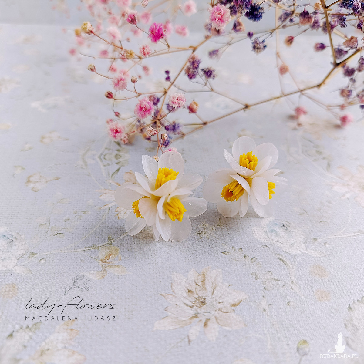 Kolczyki z kwiatami parasolnika