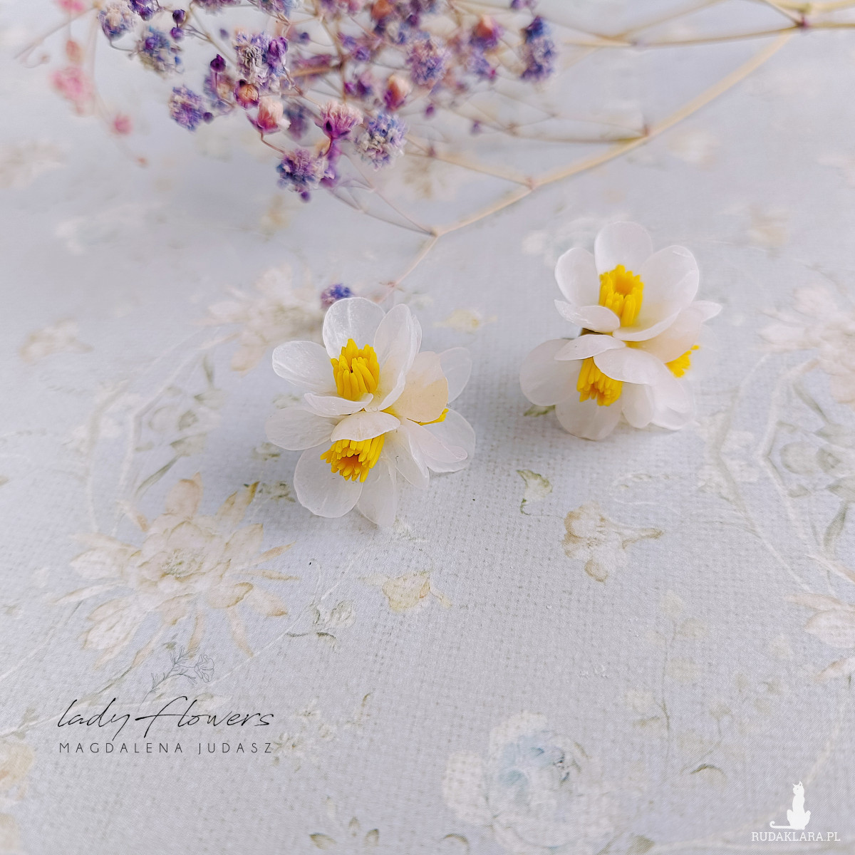 Kolczyki z kwiatami parasolnika