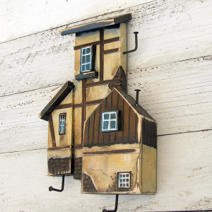 Wieszaczek na klucze, drewniany - Kamienica z niebieskimi oknami