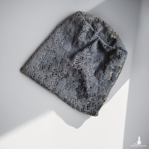 Czapka czarna  koronka wiosenna miekka