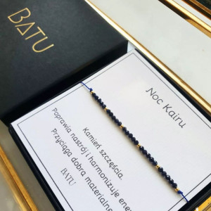 Bransoletka z kamieni nocy kairu na nici jedwabnej