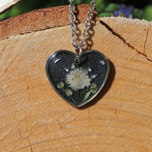 Srebrna zawieszka srebrny wisiorek kwiat naszyjnik żywica z żywicy kwiaty z kwiatami serce serduszko zielone czarne brokatowe