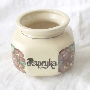 ceramiczny pojemnik do kuchni, papryka naczynie prl, prl pojemnik do przypraw, prl ceramika kuchenna, vintage pojemnik na przyprawy, retro naczynie prl