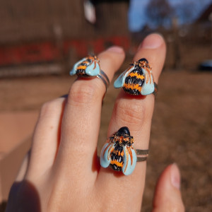 pierścionki z pszółkami z masy polimerowej, idealne jako dodatek do ubrań, natura, owady