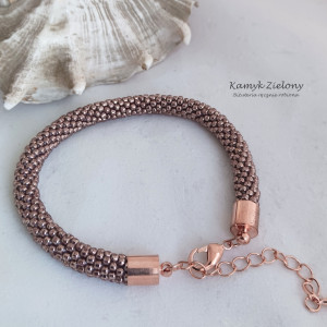 Bransoletka z koralików w miedzianym kolorze