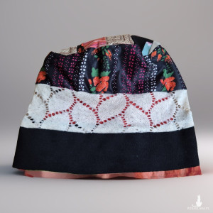 Czapka codzienna patchworkowa z koronką