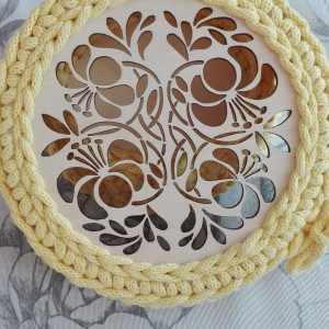 Koszyczek w słonecznym kolorze