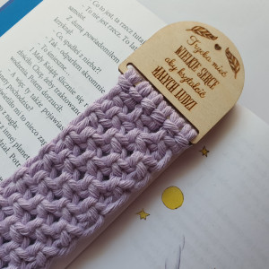 Zakładka do książki "Trzeba mieć wielkie serce, aby kształcić małych ludzi" - kolor lawendowy