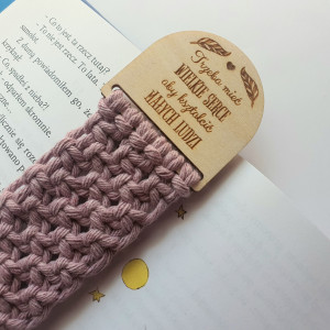 Zakładka do książki "Trzeba mieć wielkie serce, aby kształcić małych ludzi" - kolor liliowy