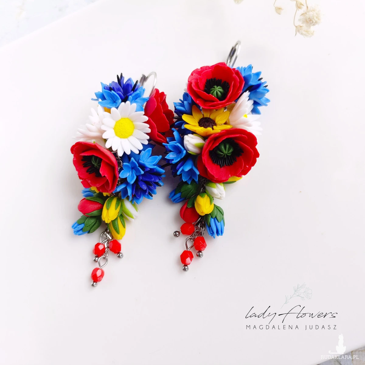 Kolczyki z polnymi kwiatami