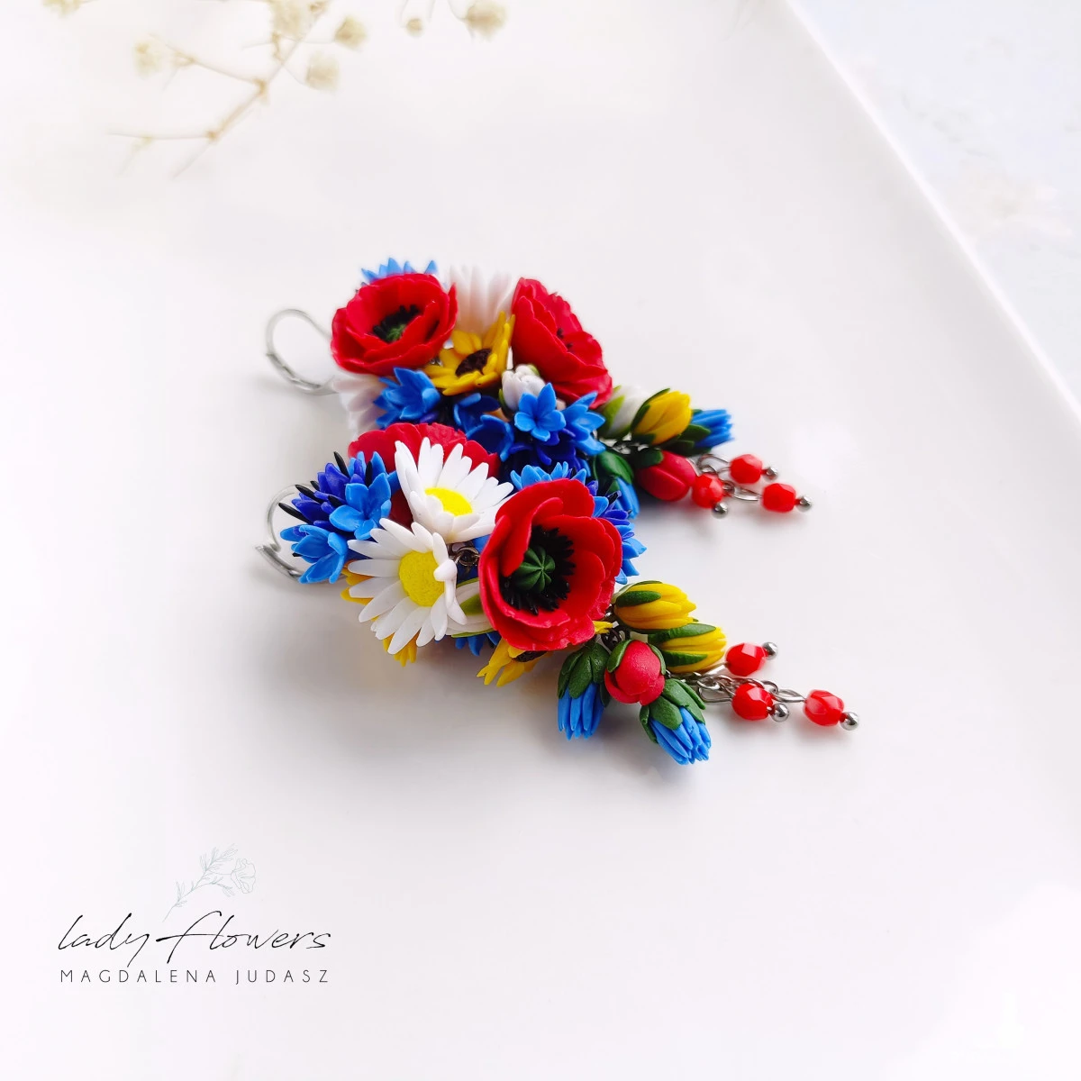 Kolczyki z polnymi kwiatami