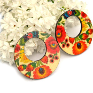 Kolczyki okrągłe z dziurką, folkowe kwiaty, polski folklor łowicki, styl boho na lato, prezent urodzinowy