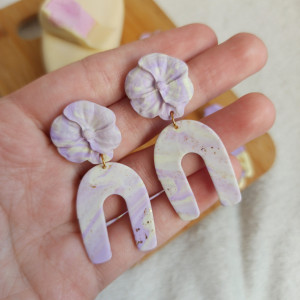 Kolczyki podkowy z bratkiem