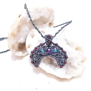 LUNULA słowiański księżyc Ametyst Granat w makramie naszyjnik pleciony DelfinaDolls