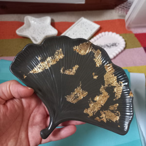 Podstawka na bizuterie lub swiece gips polimerowy lisc milorzebu japonskkiego