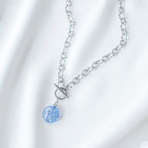 Naszyjnik z niezapominajkami