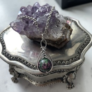 naszyjnik ZOISYT Z RUBINEM stal chirurgiczna