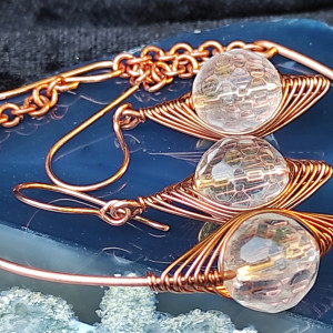 Kryształ górski w miedzi komplet kolczyki -bransoletka