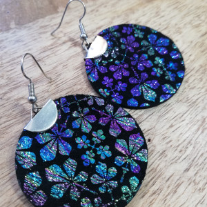 Kolczyki z włoskiej skóry oraz stali chirurgicznej koła