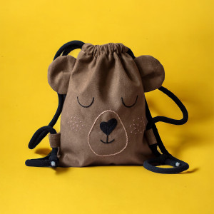 Mały brązowy miś plecak worek